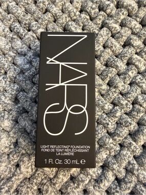 NARS Light Reflecting Foundation - Black Packaging